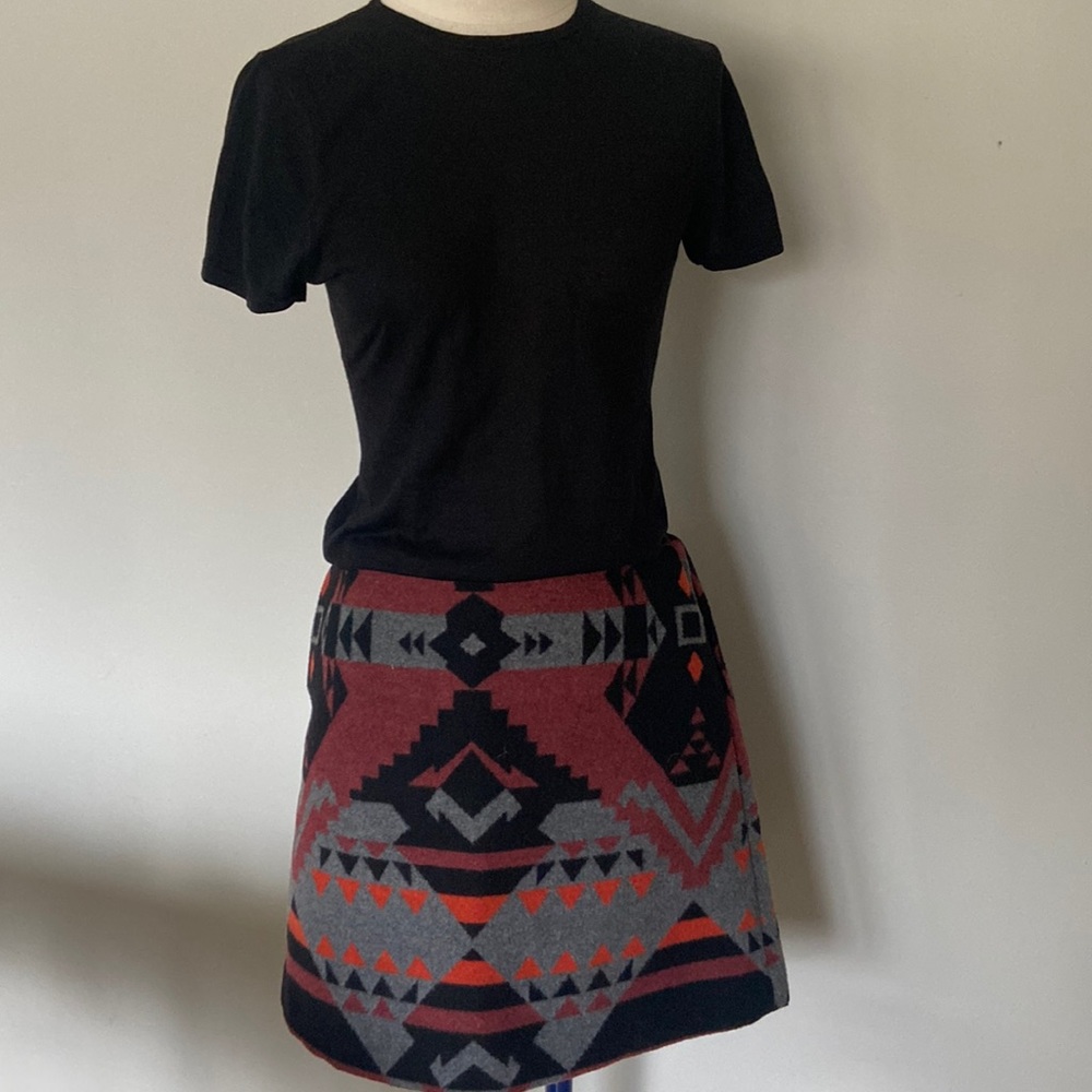 Mini Skirt w/ pockets Gap size 8, western style, recycled wool